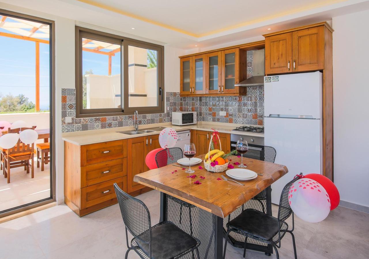 Villa Bella 1 Sleeps 2 Honeymoon Isolated Infinity&Heated Pool Uzumlu  Esterno foto